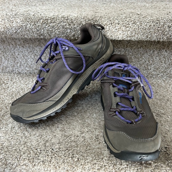 Teva Women’s Surge Event Waterproof Hiking shoe. Size 8. Excellent condition. - Picture 1 of 12